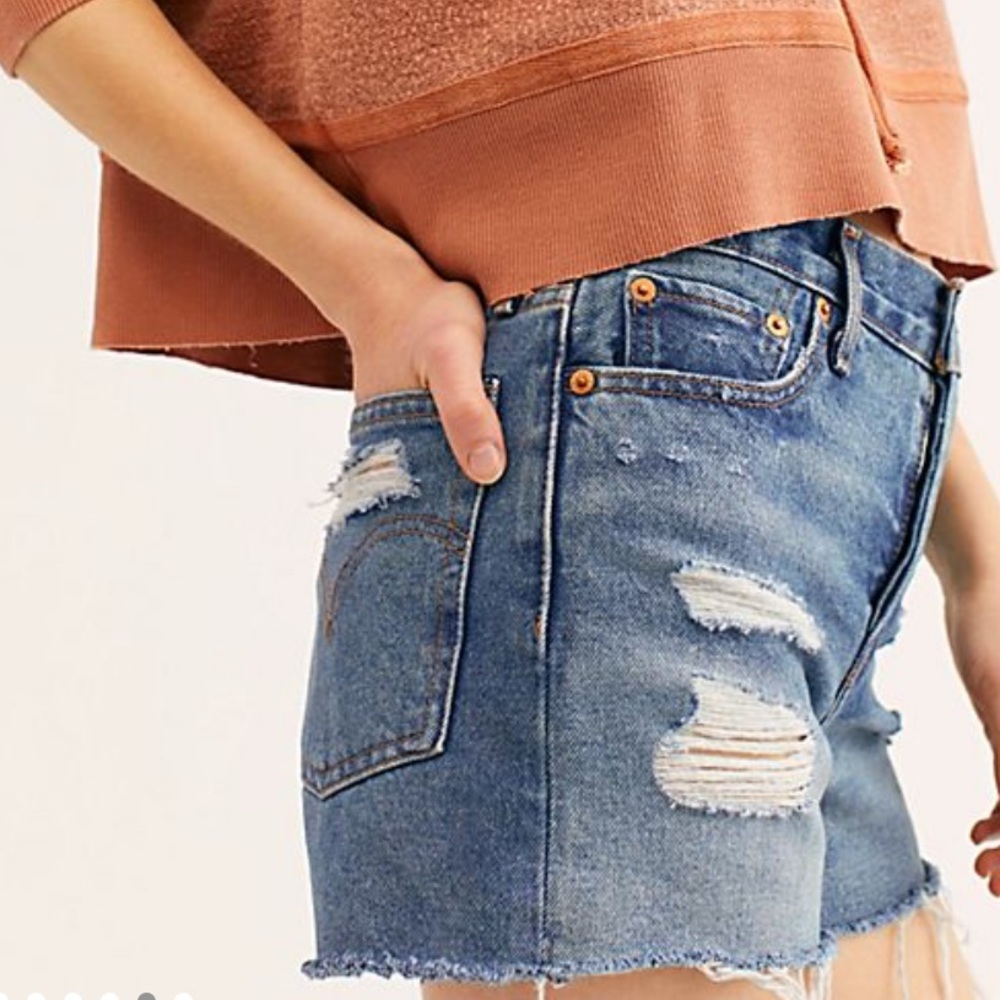 Levi’s Wedgie Distressed High Rise Denim Shorts - Picture 2 of 7